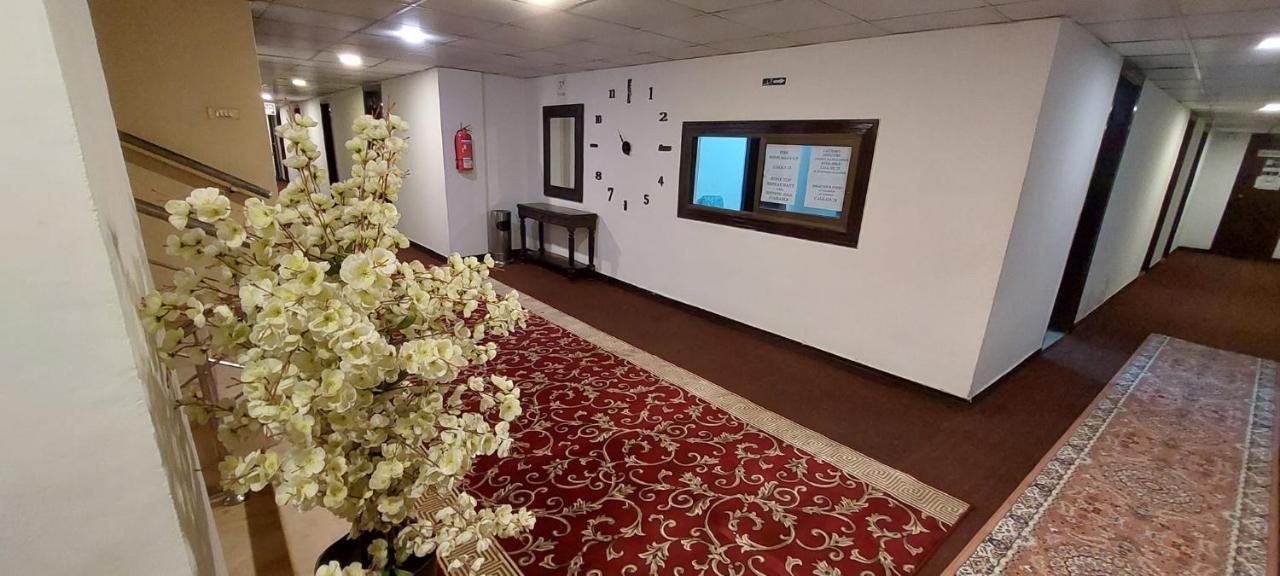 Grace Crown Hotel Islamabad Exteriör bild