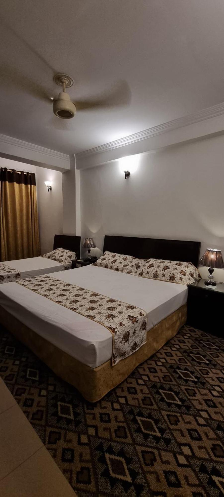 Grace Crown Hotel Islamabad Exteriör bild